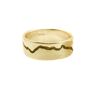 
            
                Load image into Gallery viewer, Quest University Graduation Ring 10 mm // 2023
            
        